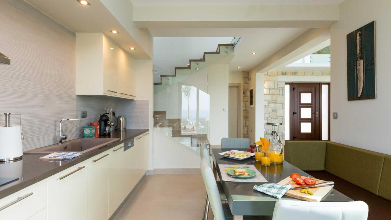 Villa Emilia I Luxury, Amazing Seaview, Next To The Town Kíssamos Eksteriør billede